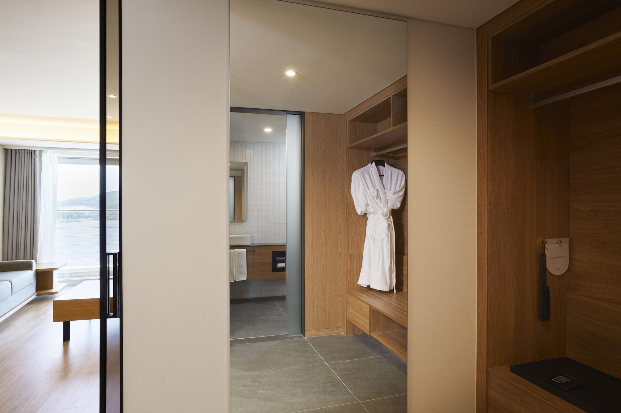 ลาฮัน ซีเล็ค โรงแรม 5*