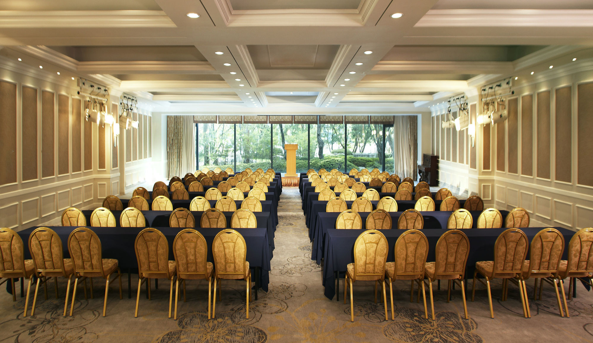Lahan Select Hotel